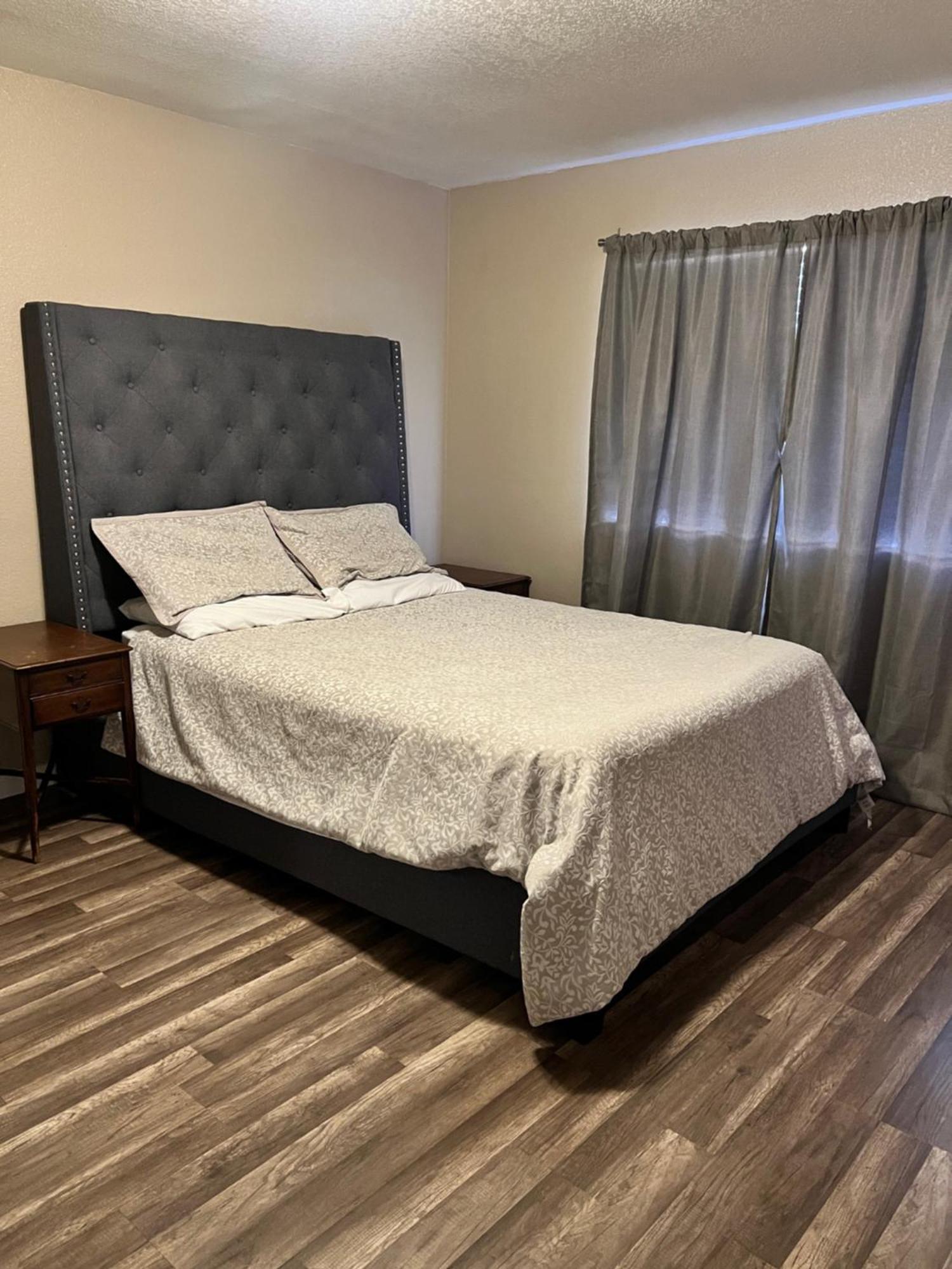 Quiet 1Bed,1Bath Condo With Free Parking Fresno Extérieur photo