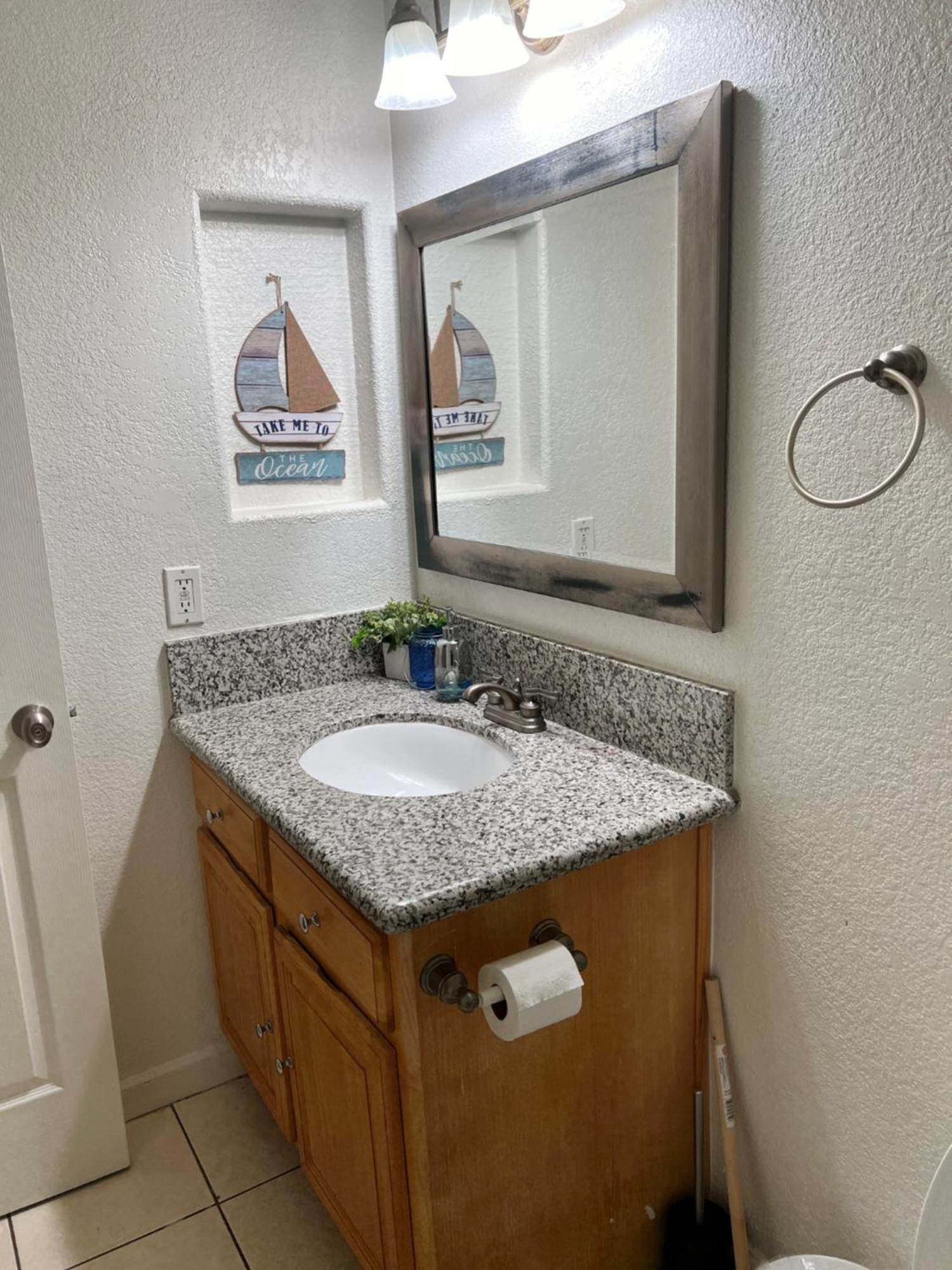 Quiet 1Bed,1Bath Condo With Free Parking Fresno Extérieur photo