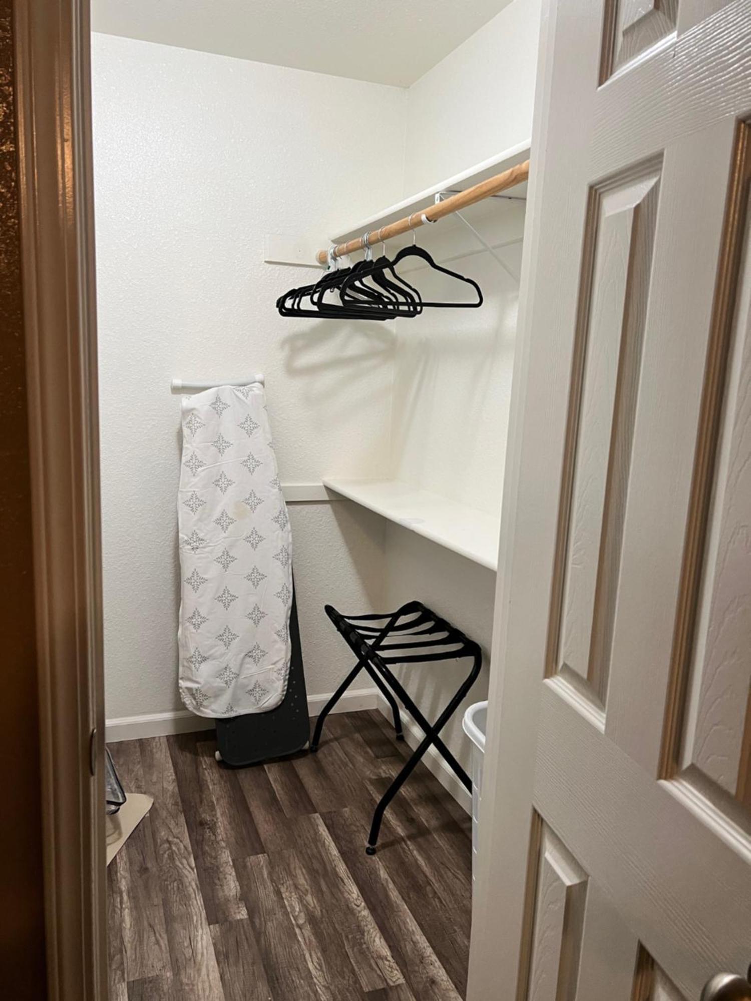 Quiet 1Bed,1Bath Condo With Free Parking Fresno Extérieur photo